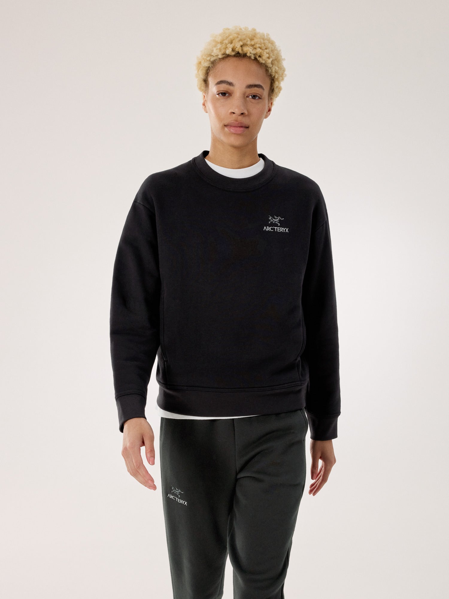 Arc'teryx Women's Warm and comfortable Emblem Fleece Crew Black
