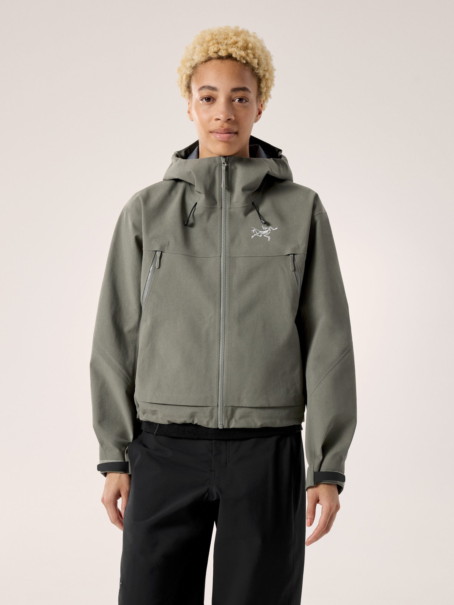 Arc'teryx Women's Waterproof Altira Cropped Jacket Dark Green