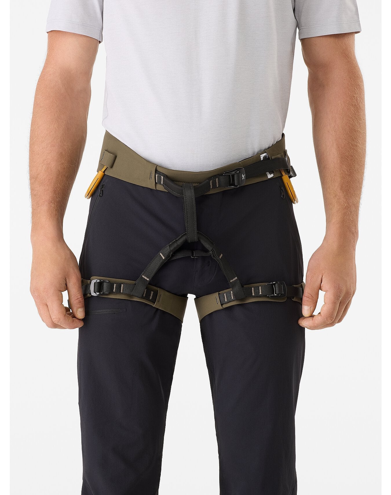 AR-395A Harness Men's