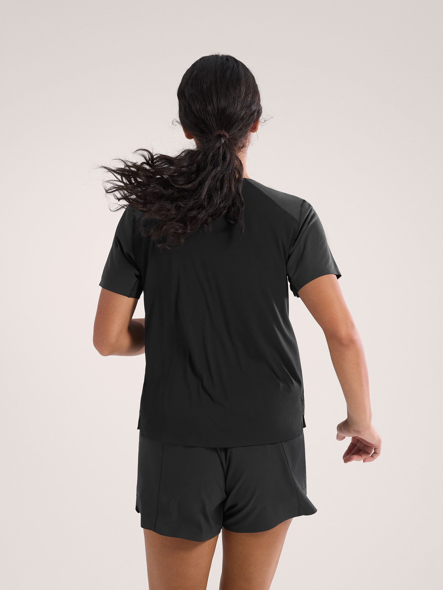 Norvan Crew Neck Shirt SS Women's Black - Arc'teryx Australia