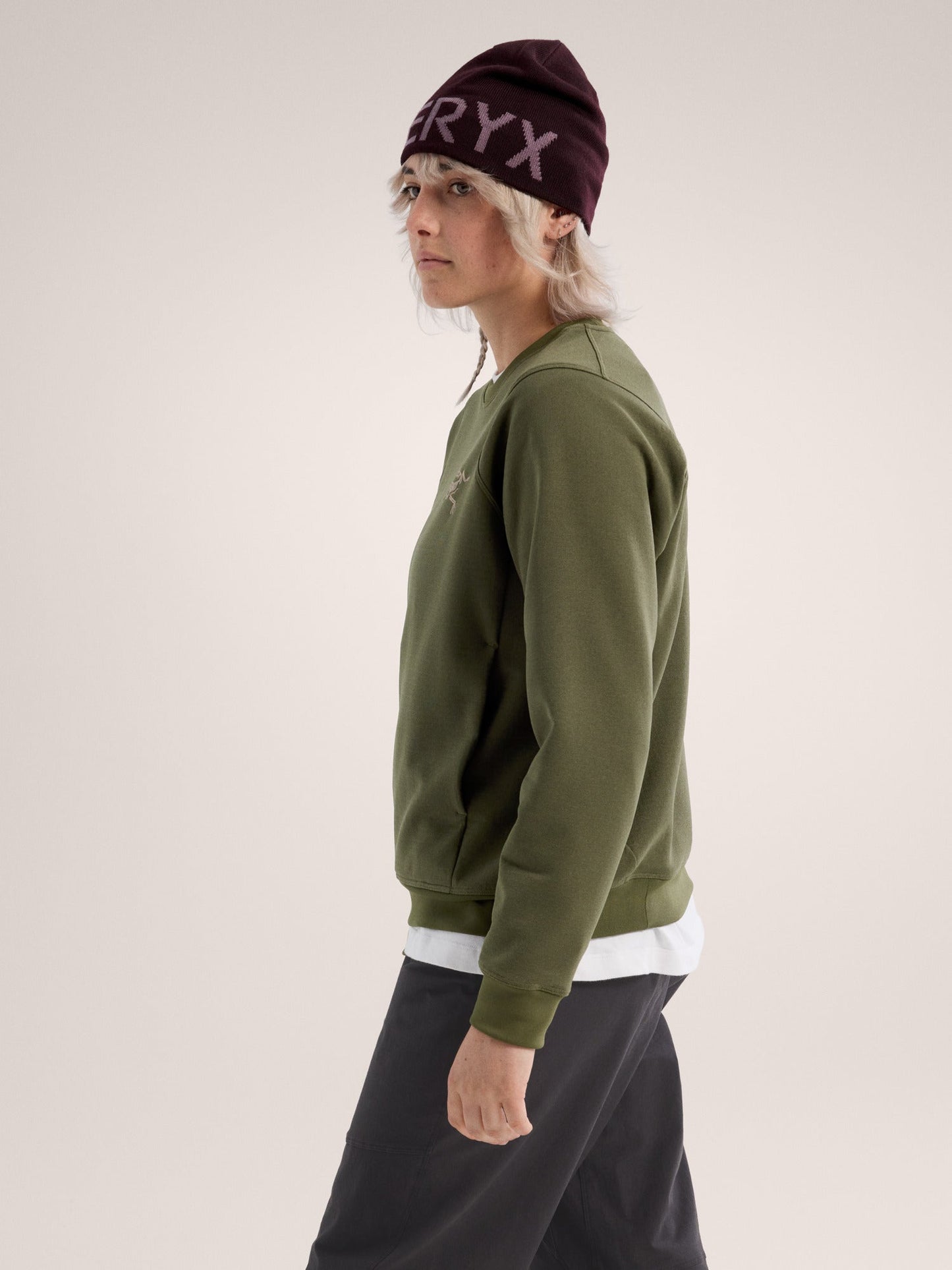 Aestas Crew Neck Pullover Women's